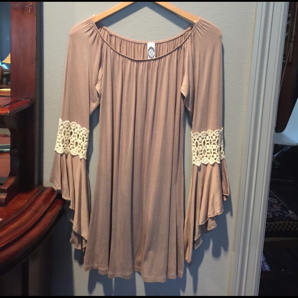 2B Together lace sleeve shirt